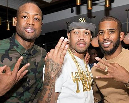 不是犯规！文班亚马扑防多特三分犯规 马刺挑战成功改跳球（文班亚马扑防多特三分遭误判犯规 马刺挑战成功改判跳球）