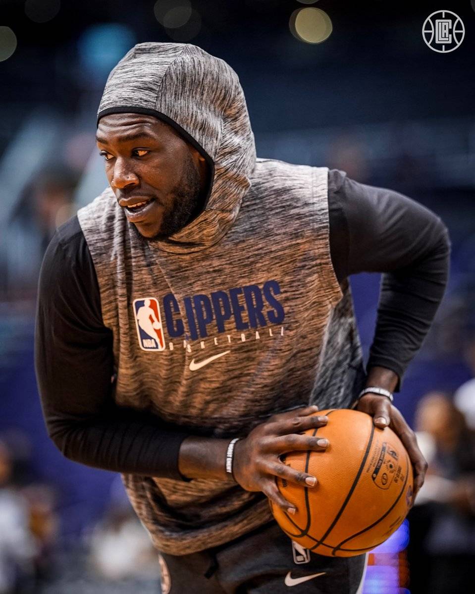 门兴格拉德巴赫4-0大胜圣保利，哈里斯-塔巴科维奇梅开二度，弗劳洛破门（门兴格拉德巴赫4-0横扫圣保利：哈里斯-塔巴科维奇双响，弗劳洛建功）