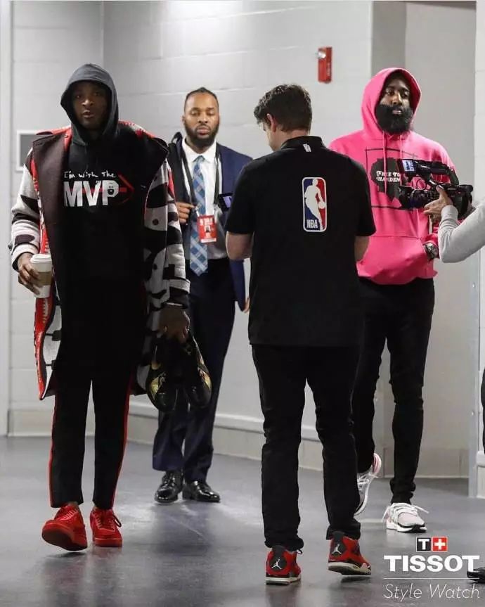 凯尔谈阿德耶米、施洛特贝克续约：我并不是解约条款的拥护者（凯尔评阿德耶米、施洛特贝克续约：我不赞成设立解约条款）