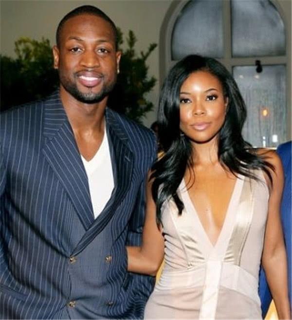 篮球NBA球员合约更新信息公开（NBA球员合同最新动态公布）