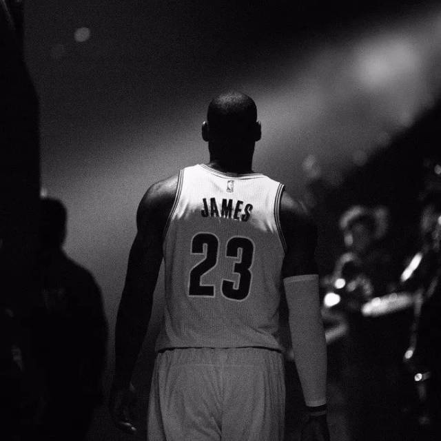 弗尔萨利科：2018年我带伤踢世界杯半决赛和决赛，但我不后悔（弗尔萨利科：2018年带伤出战世界杯半决赛与决赛，我无怨无悔）