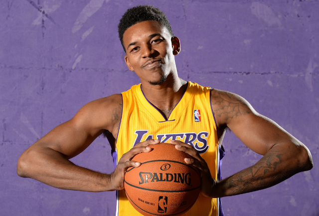 罗体：斯帕莱蒂重回那不勒斯全程遭嘘，球迷不原谅他执教尤文（罗体：斯帕莱蒂重返那不勒斯遭全场嘘声，因曾执教尤文未获球迷谅解）