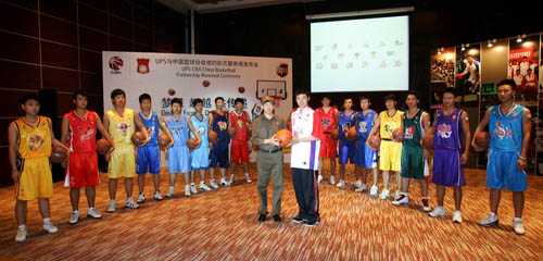 美记：球馆里95%的人都为马刺加油，这种热情让雷霆有些慌乱（美记称：现场95%的球迷为马刺呐喊，雷霆在这股热情下有些慌乱）