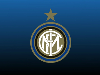 后腰全场传球成功率达 92%，表现全面（后腰传球成功率高达92%，攻防俱佳）